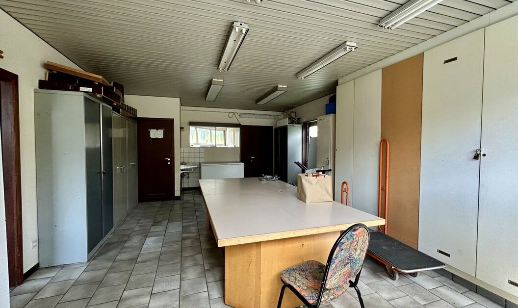 Gebouw voor gemengd gebruik te koop in Kruibeke