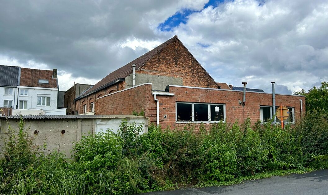 Gebouw voor gemengd gebruik te koop in Kruibeke